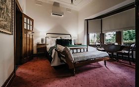 Green Gables King Suite